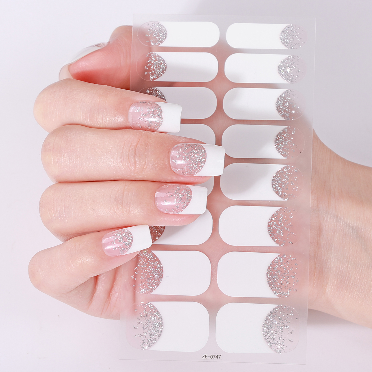 16Tips Full Cover French Nail  - مراجعة Full Cover Adhesive وسعره