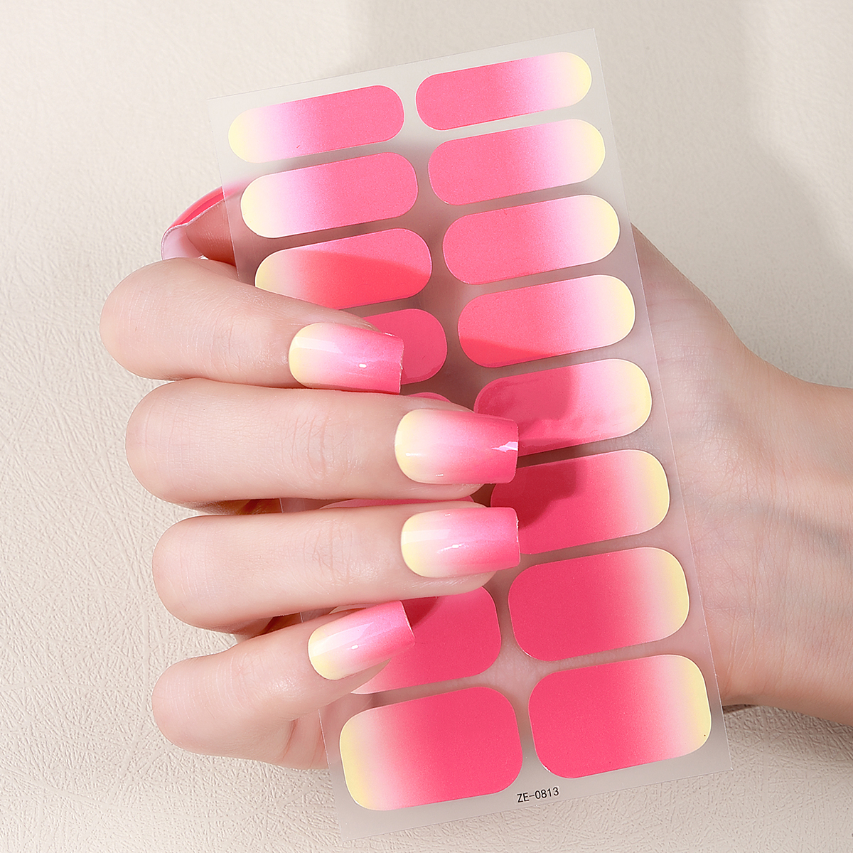 16Tips Full Cover Gradient Nai - مراجعة Full Cover Adhesive وسعره