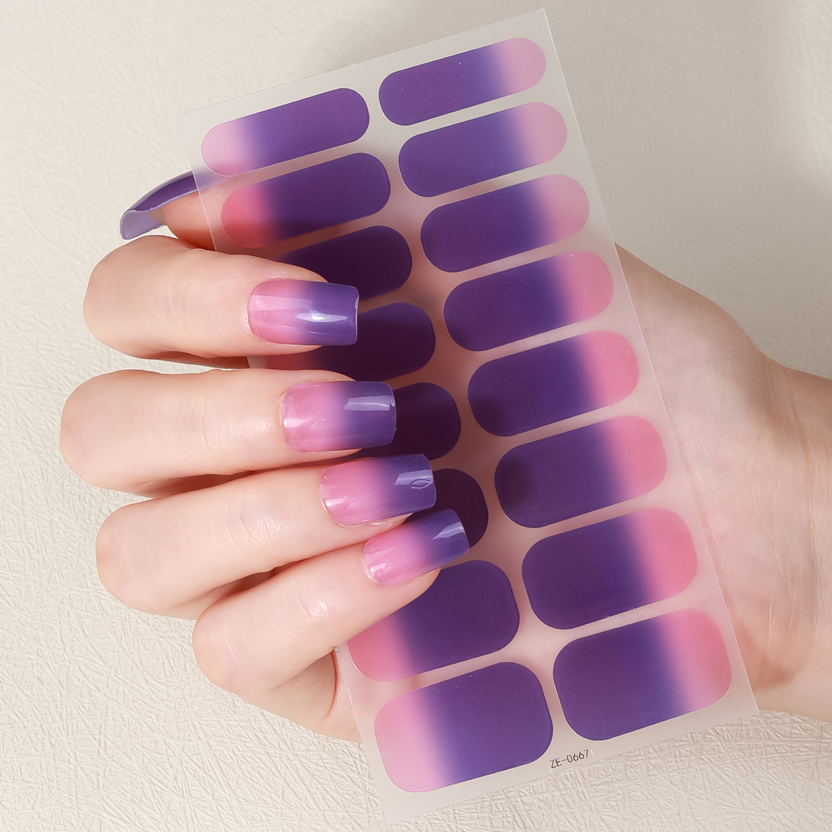 16Tips Full Cover Gradient Nai - مراجعة Full Cover Adhesive وسعره